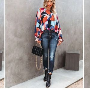 VICI. PARSON ABSTRACT PRINT BLOUSE